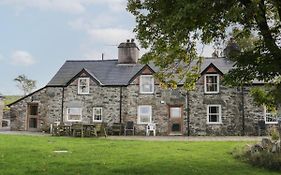 Bryn Dedwydd Farmhouse
