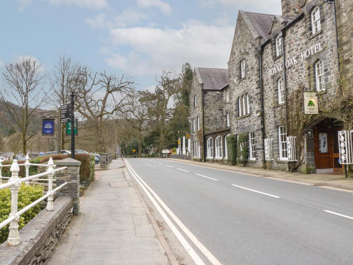Bryn Dedwydd Farmhouse Pentrefoelas Exterior photo